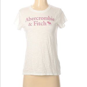 NWT! Abercrombie and Fitch White Lightweight T-Shirt Size Small Short Sleeved
